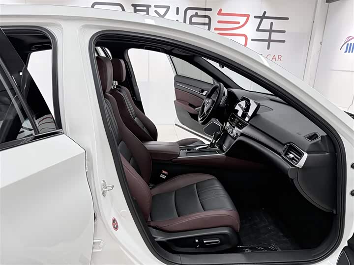 Фото 15 - Honda Inspire