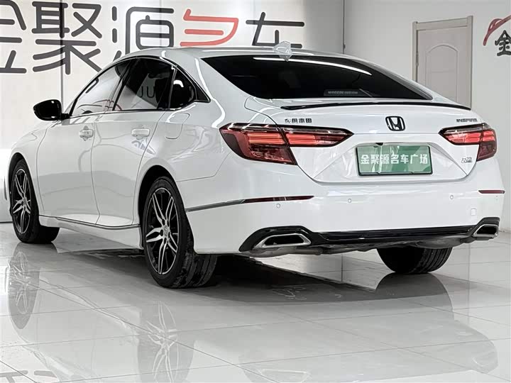 Фото 4 - Honda Inspire