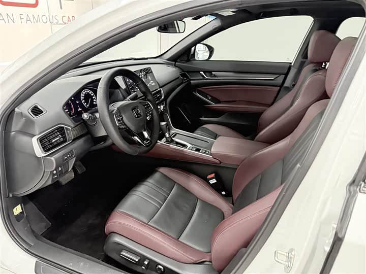 Фото 8 - Honda Inspire