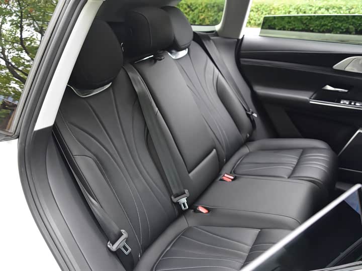 Фото 13 - XPeng G9