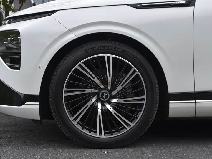 Фото 7 - XPeng G9