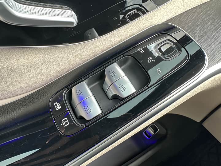 Фото 14 - Mercedes-Benz S-Class