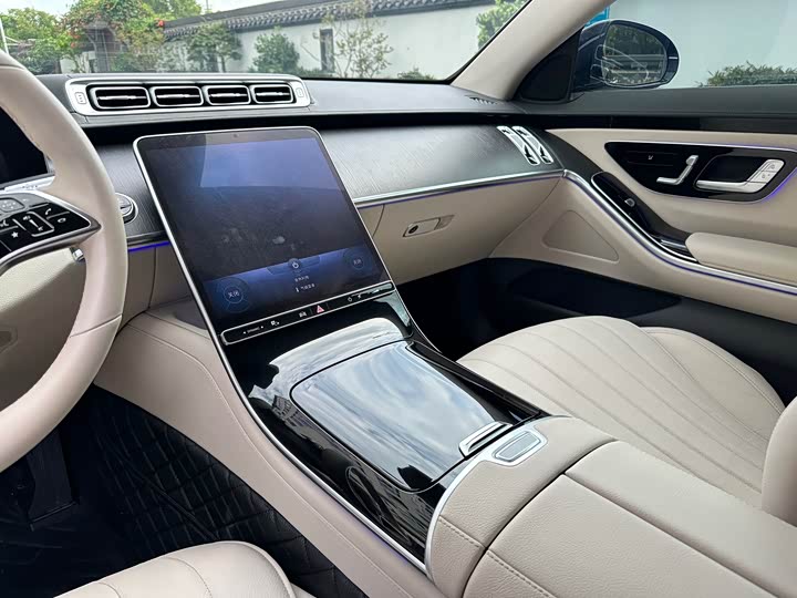 Фото 16 - Mercedes-Benz S-Class