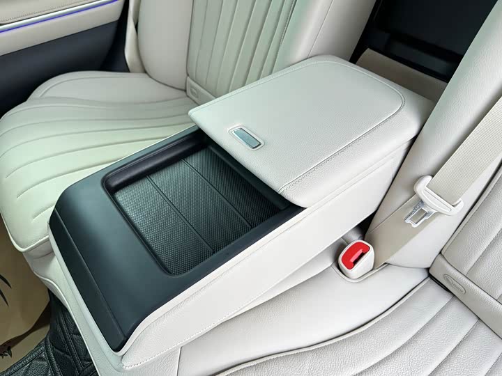 Фото 21 - Mercedes-Benz S-Class