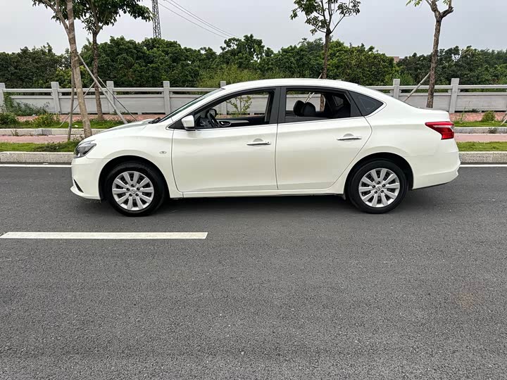 Фото 18 - Nissan Sylphy