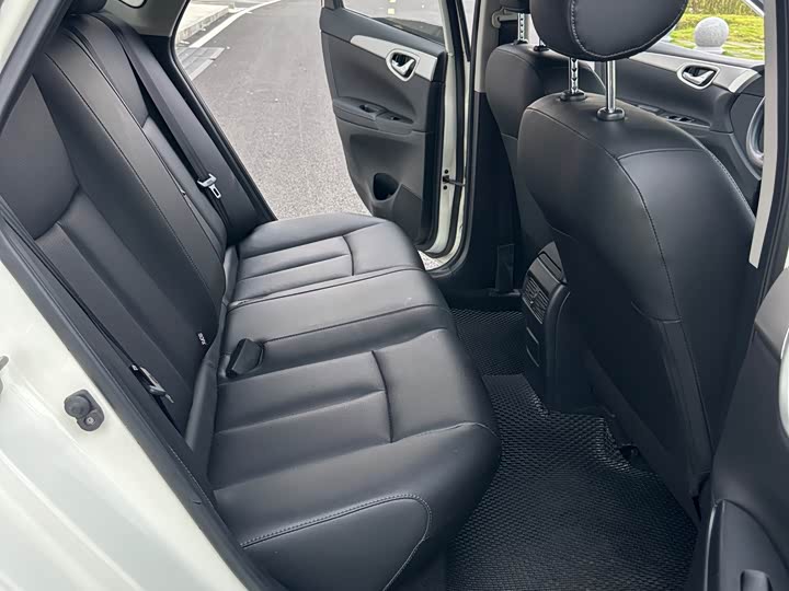 Фото 24 - Nissan Sylphy