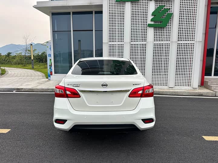Фото 6 - Nissan Sylphy