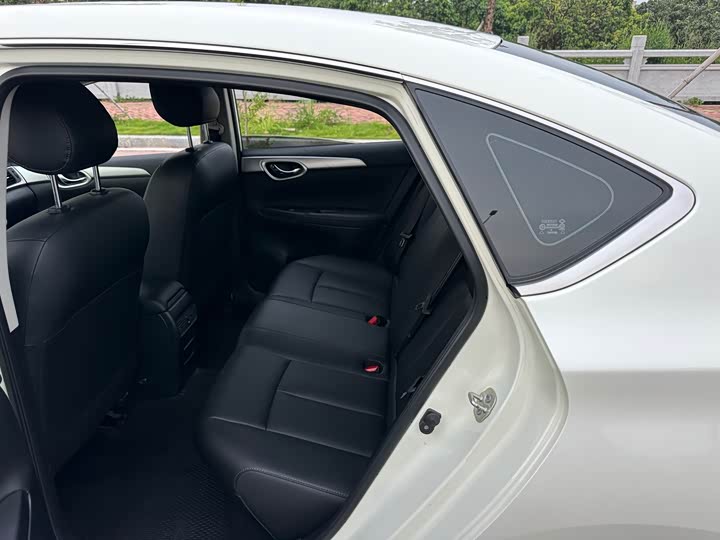 Фото 8 - Nissan Sylphy