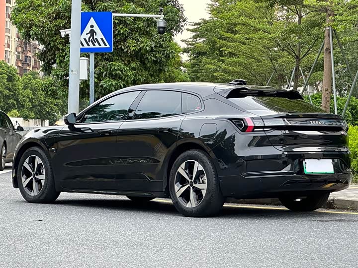 Фото 3 - Zeekr 001