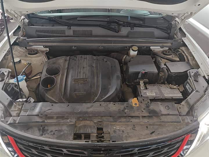 Фото 20 - Geely Atlas