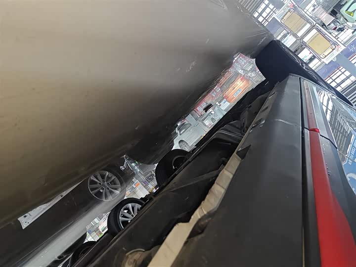 Фото 22 - Geely Atlas