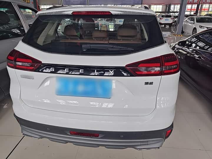 Фото 6 - Geely Atlas