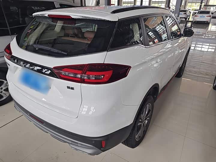 Фото 7 - Geely Atlas