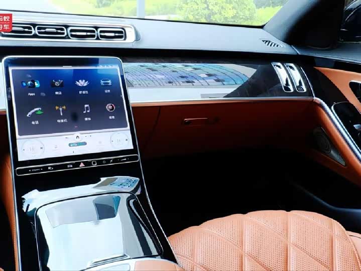 Фото 18 - Mercedes-Benz Maybach S-Class