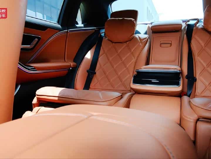 Фото 22 - Mercedes-Benz Maybach S-Class