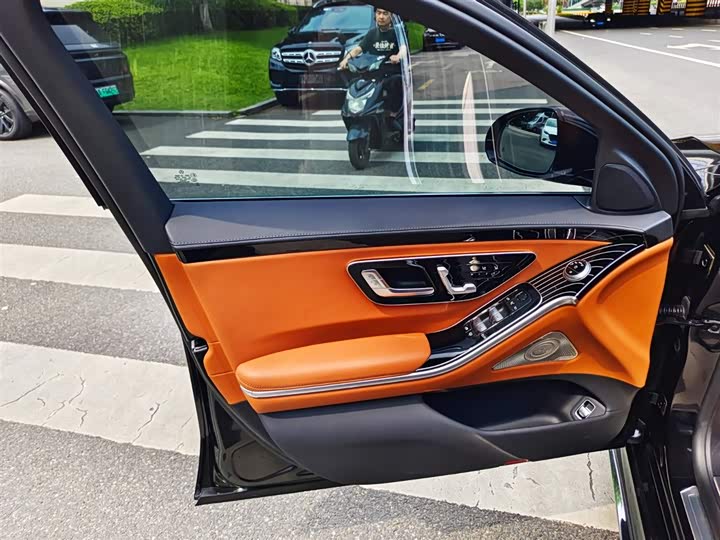 Фото 6 - Mercedes-Benz S-Class