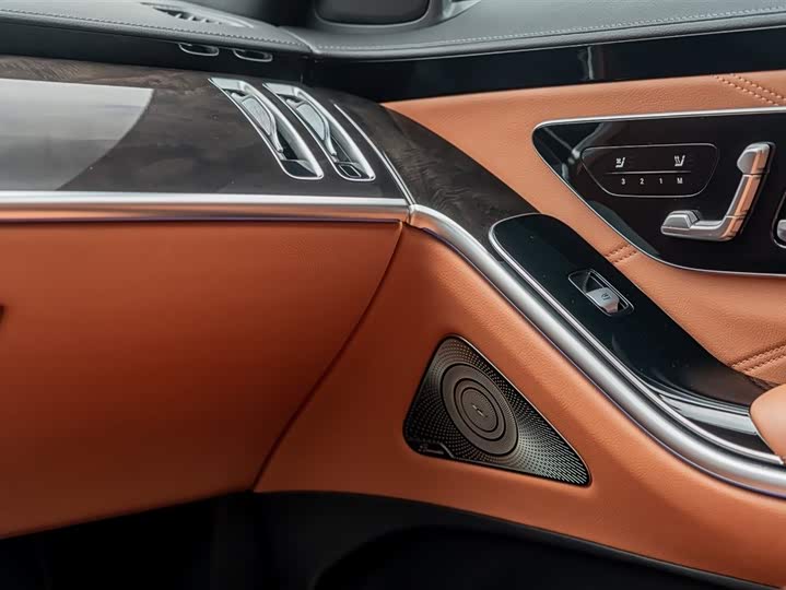 Фото 16 - Mercedes-Benz Maybach S-Class