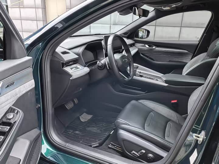 Фото 4 - Geely Preface