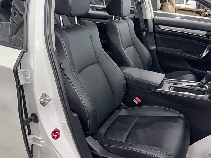 Фото 3 - Honda Inspire