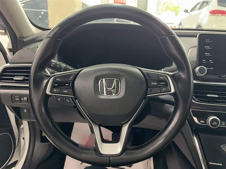 Фото 4 - Honda Inspire