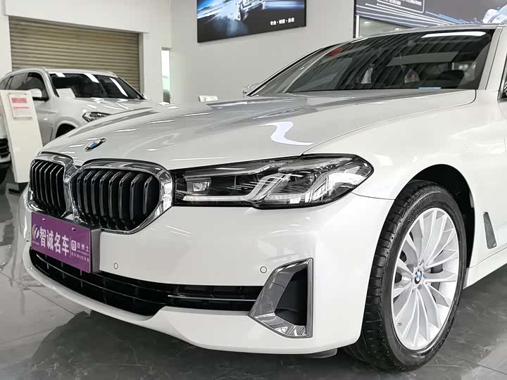 Фото 13 - BMW 5 Series