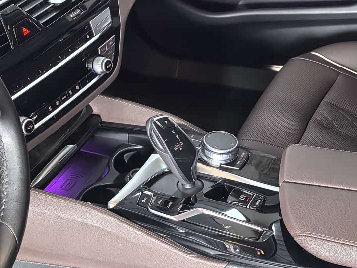 Фото 5 - BMW 5 Series