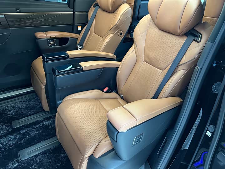 Фото 13 - Toyota Alphard