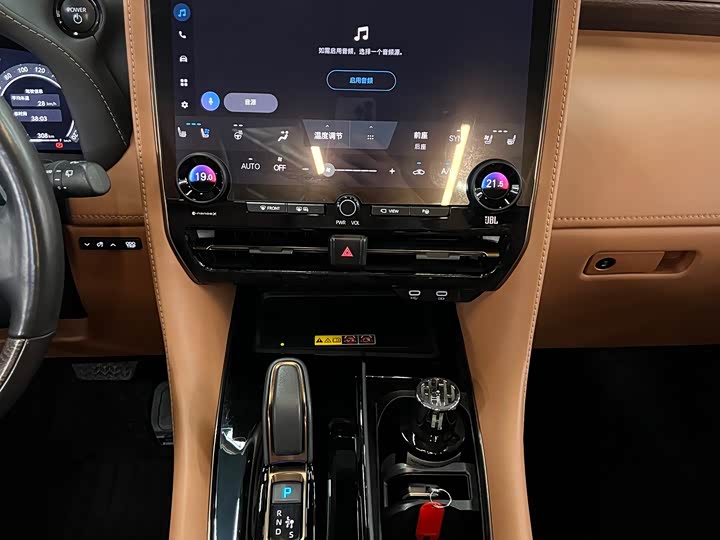 Фото 16 - Toyota Alphard