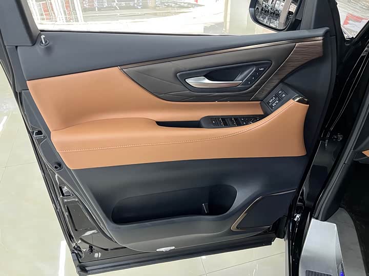 Фото 17 - Toyota Alphard