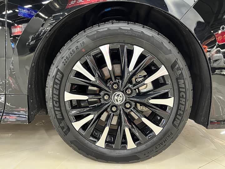 Фото 26 - Toyota Alphard