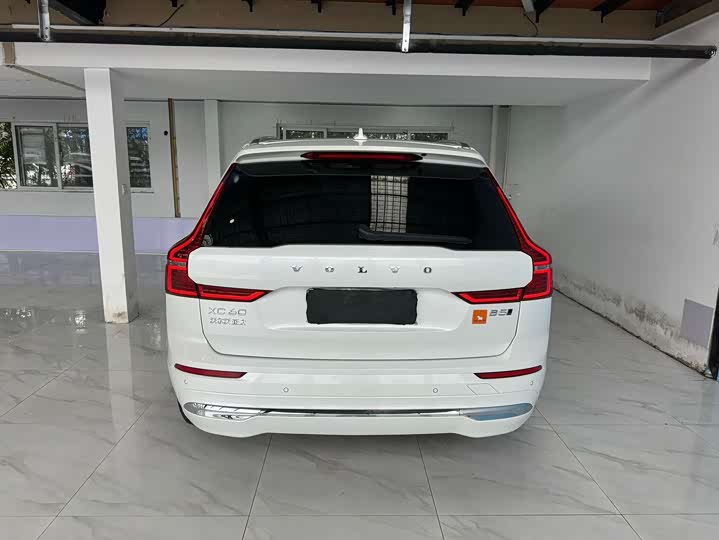 Фото 10 - Volvo XC60