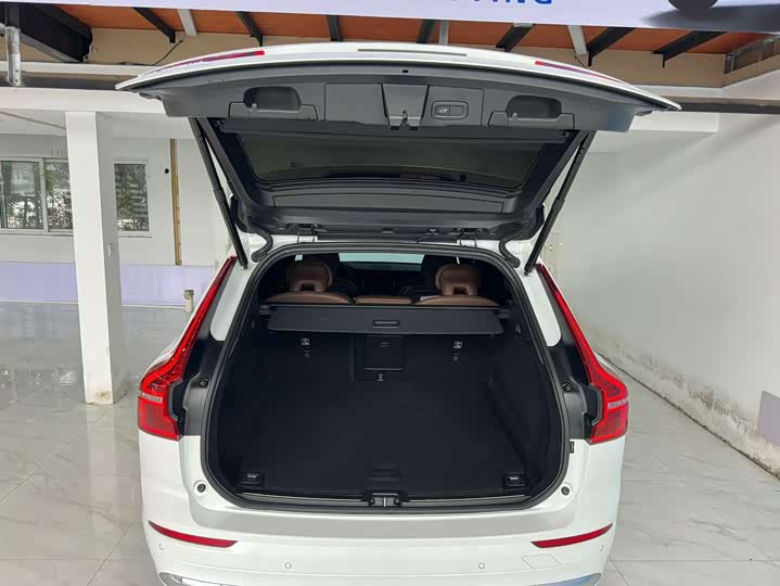 Фото 15 - Volvo XC60