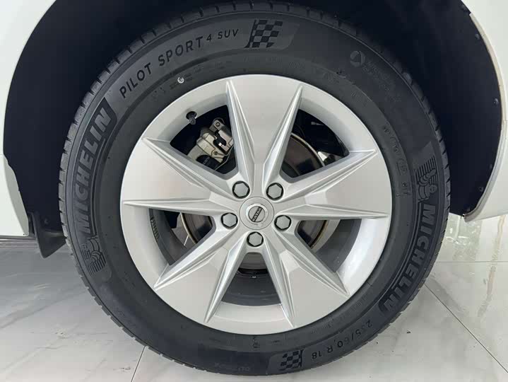 Фото 18 - Volvo XC60