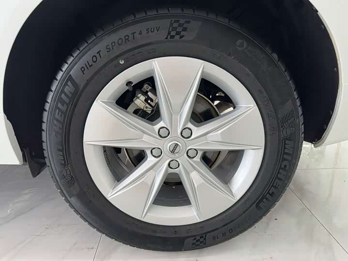 Фото 19 - Volvo XC60