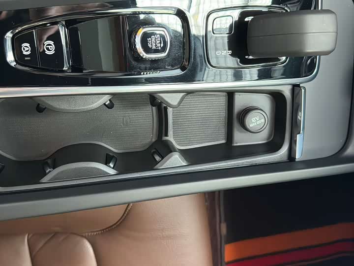 Фото 7 - Volvo XC60