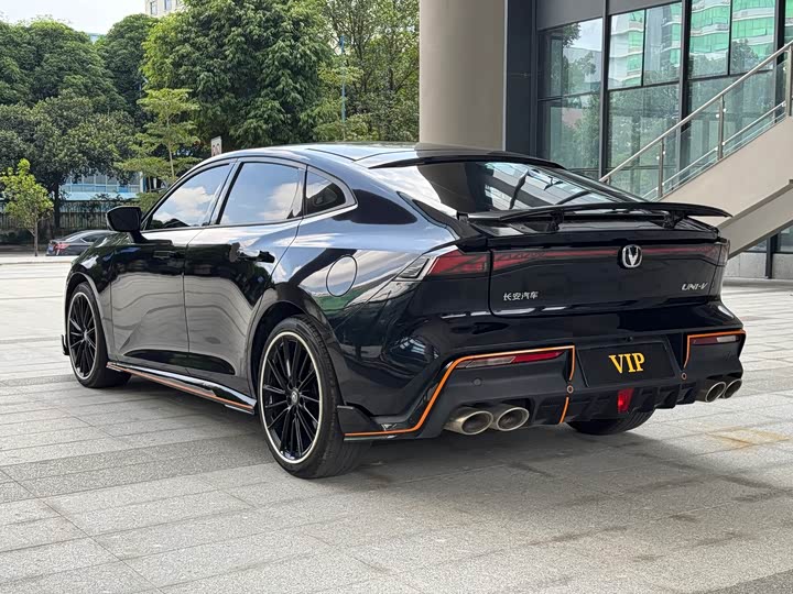 Фото 10 - Changan UNI-V