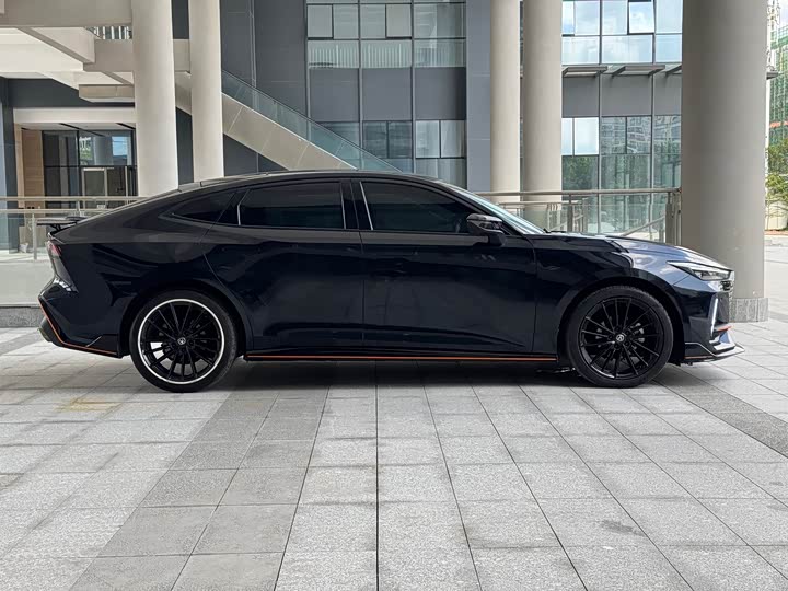 Фото 4 - Changan UNI-V