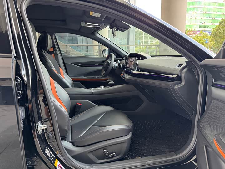 Фото 7 - Changan UNI-V