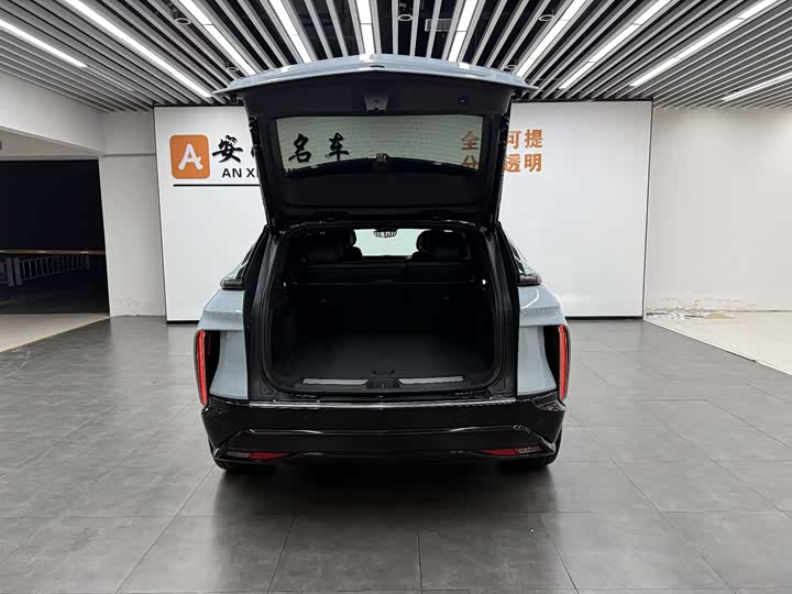 Фото 5 - Cadillac Lyriq