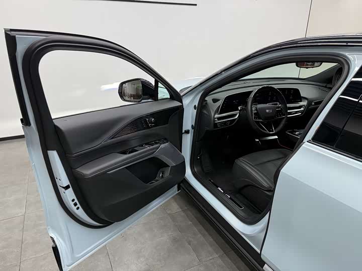 Фото 7 - Cadillac Lyriq