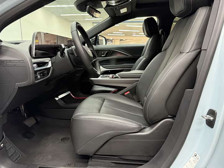 Фото 9 - Cadillac Lyriq