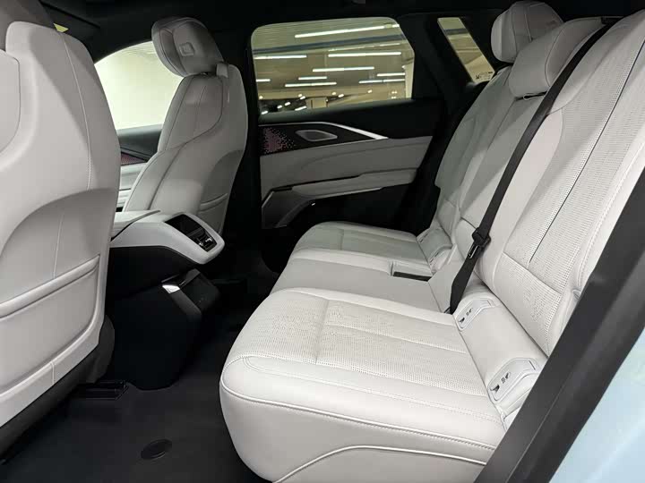 Фото 11 - Cadillac Lyriq