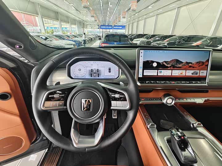 Фото 11 - Tank 700 Hybrid