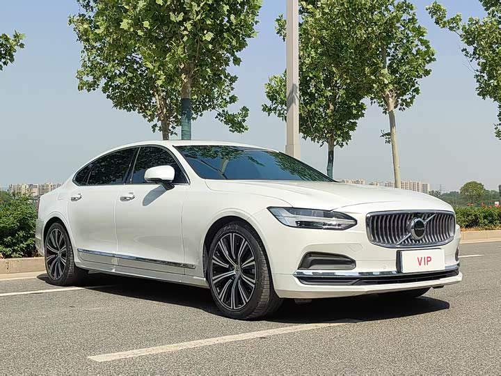 Фото 3 - Volvo S90