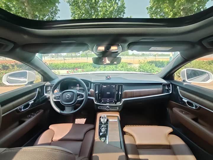 Фото 4 - Volvo S90