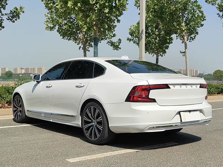 Фото 7 - Volvo S90