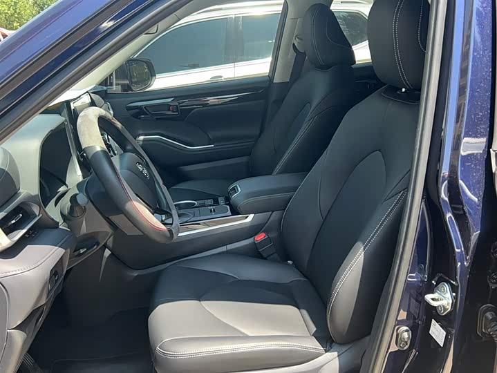 Фото 12 - Toyota Highlander