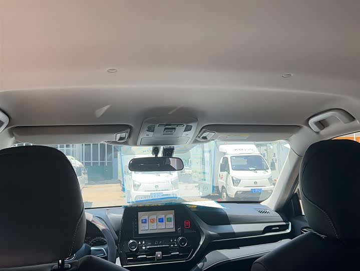 Фото 15 - Toyota Highlander