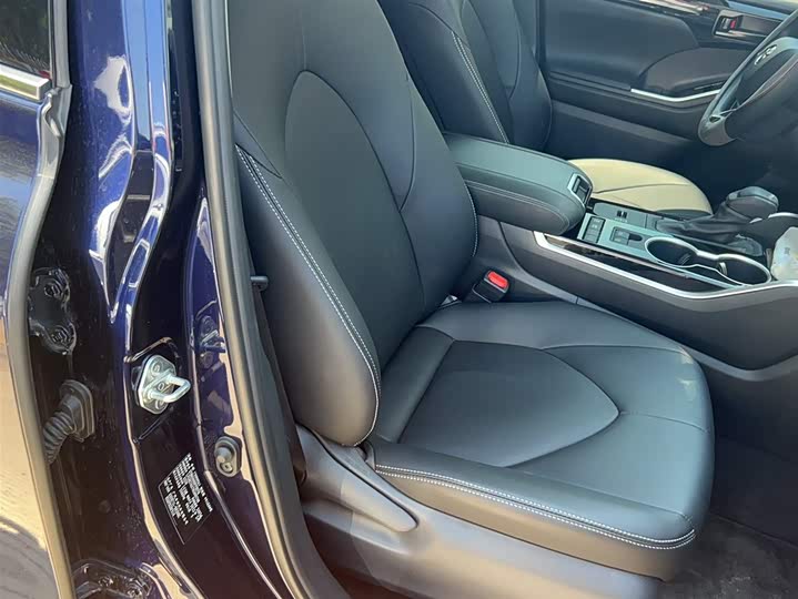 Фото 3 - Toyota Highlander