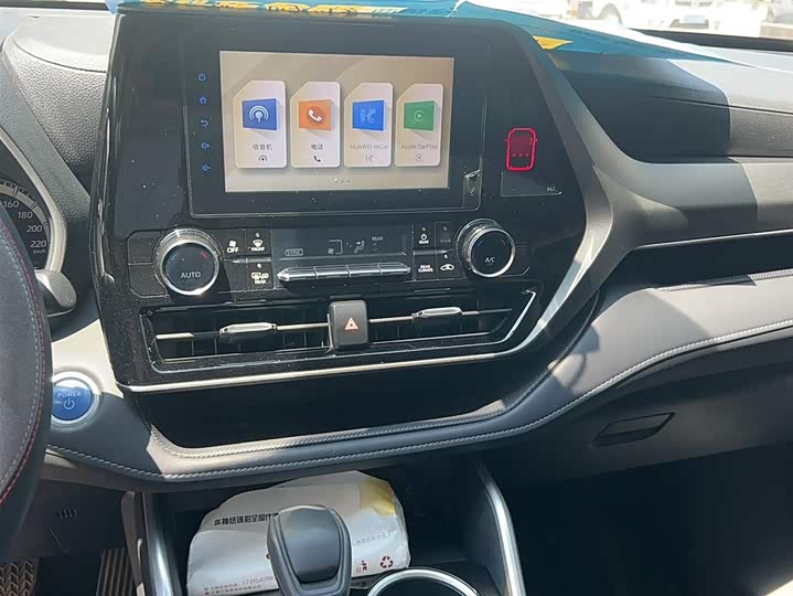 Фото 7 - Toyota Highlander